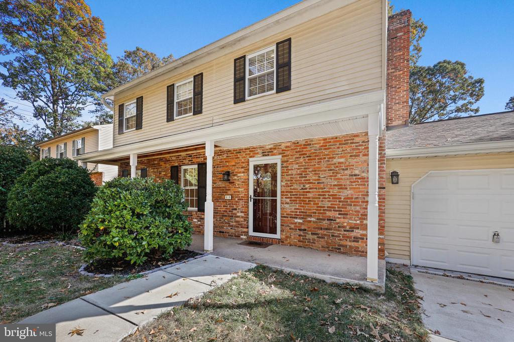 11 HOLLY RD