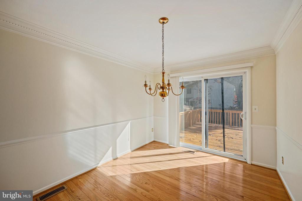11 HOLLY RD
