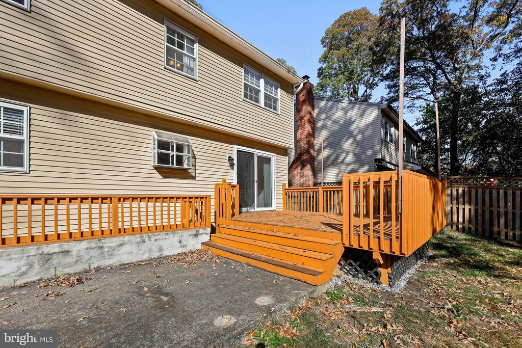 11 HOLLY RD