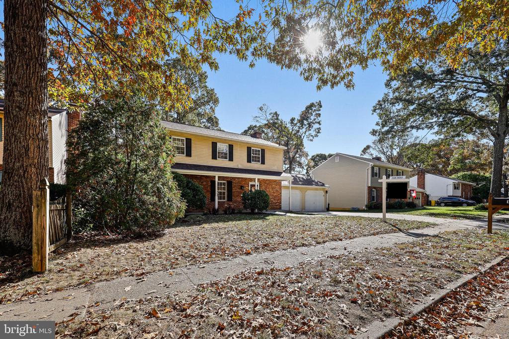 11 HOLLY RD
