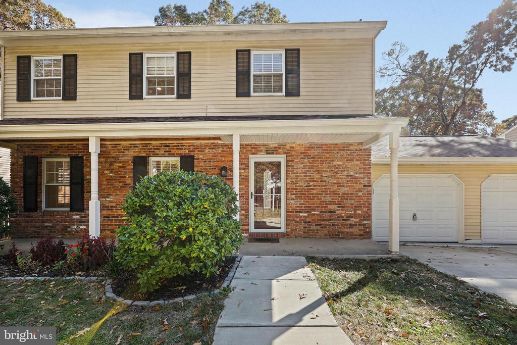 11 HOLLY RD