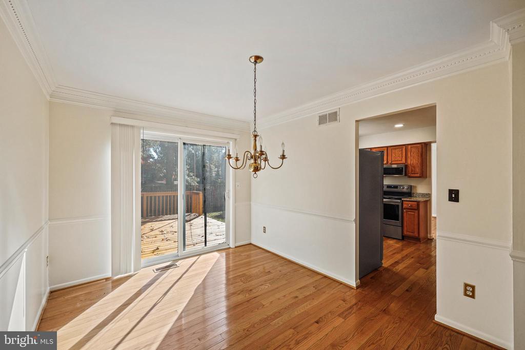 11 HOLLY RD
