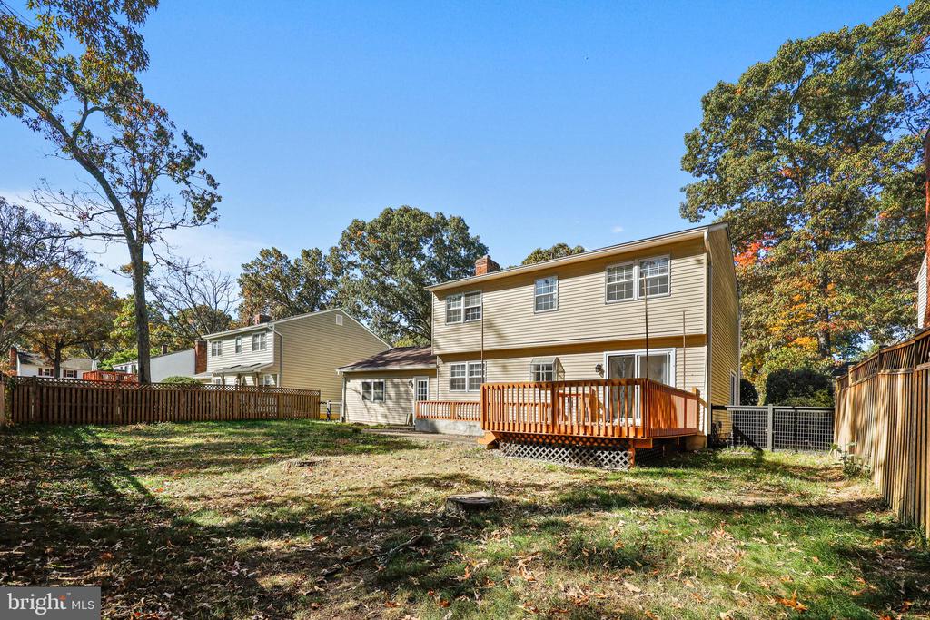 11 HOLLY RD