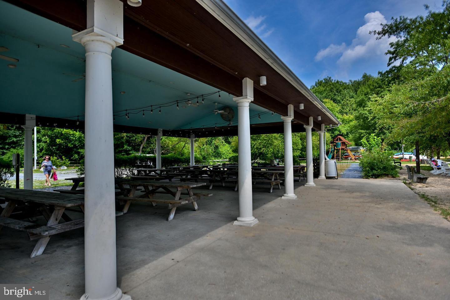 110 Old County Rd