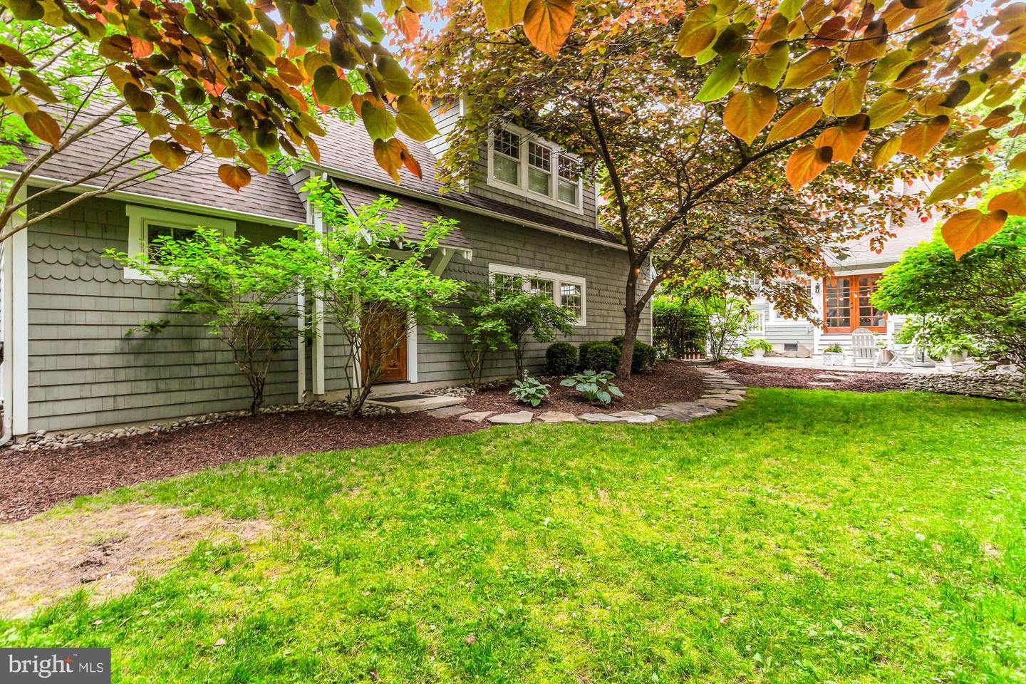110 Old County Rd