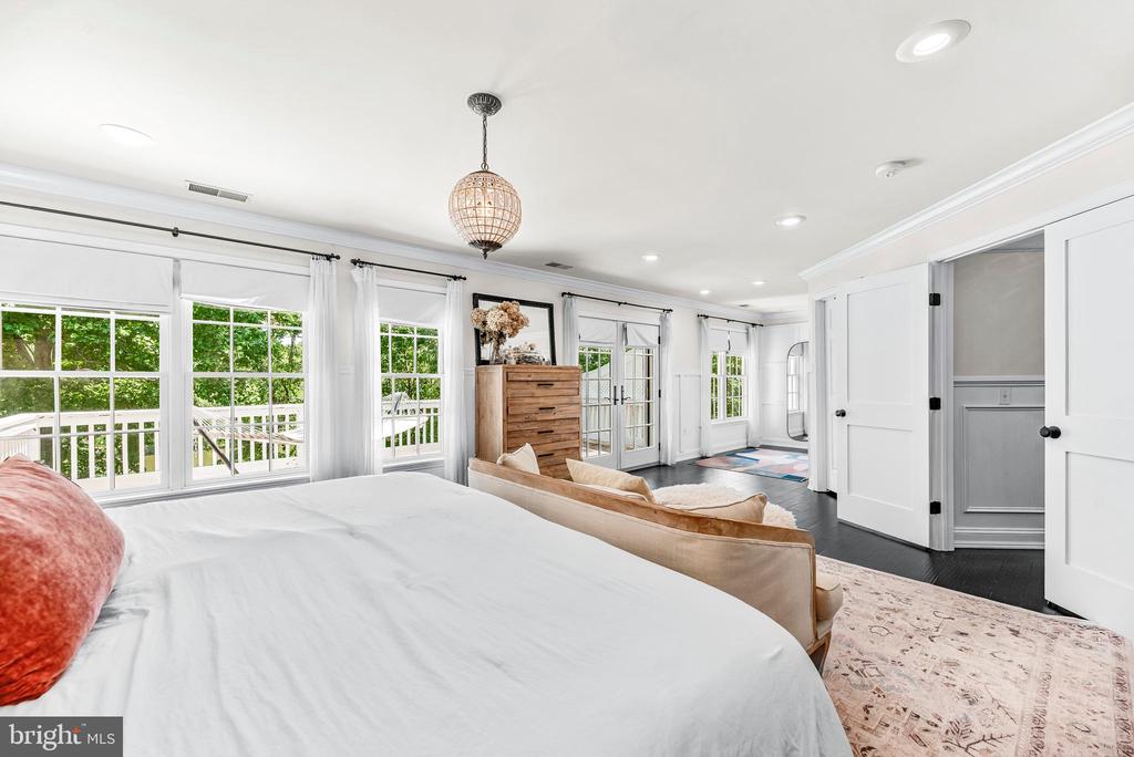 3209 HENSON AVENUE