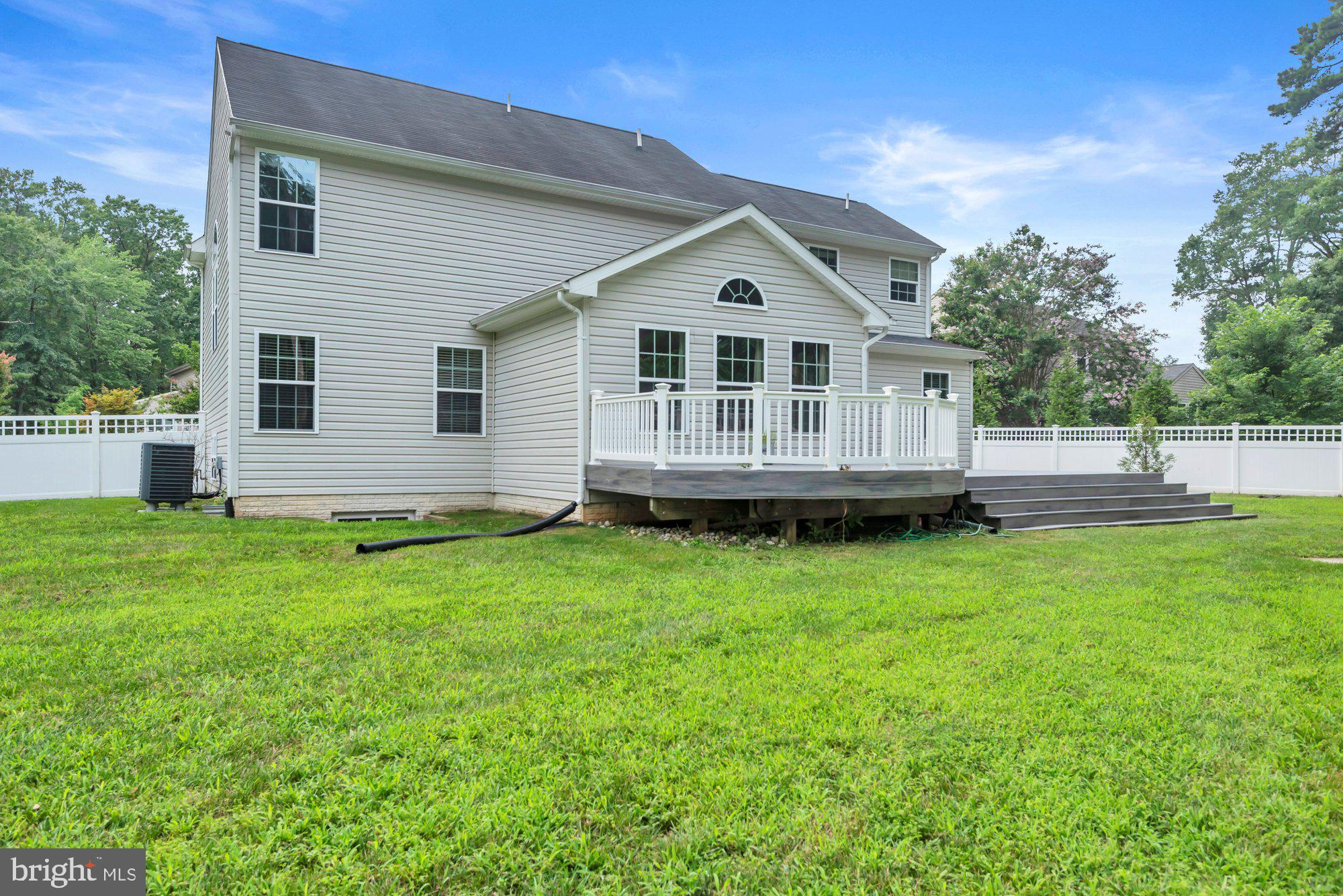 52 Richard Ave