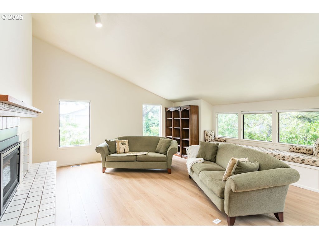 131 E BAY POINT RD