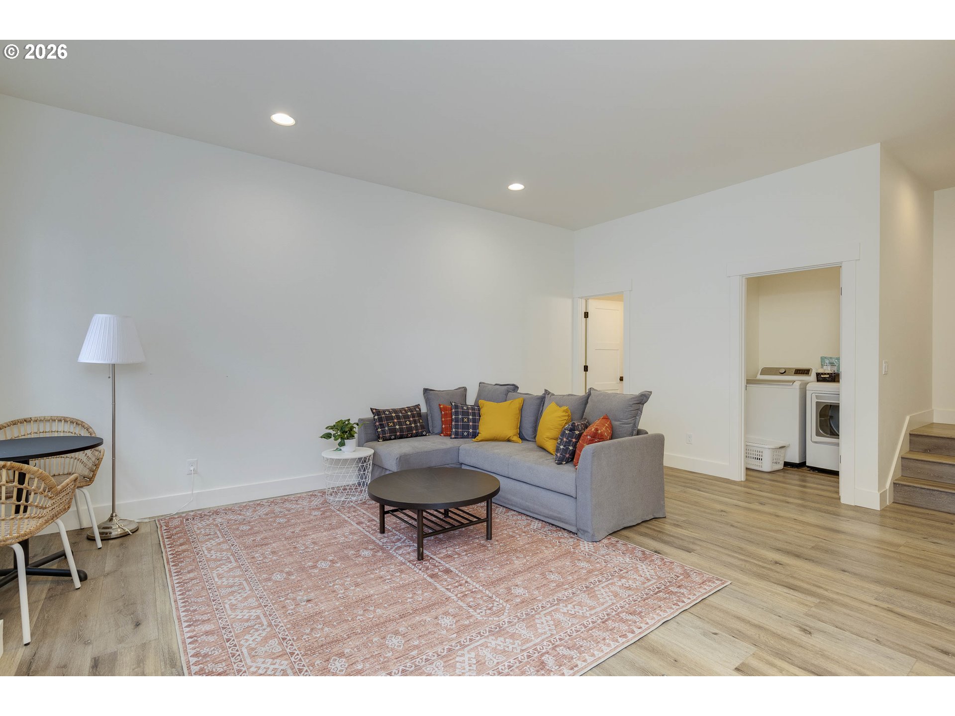 650 NE LILLIAN LN