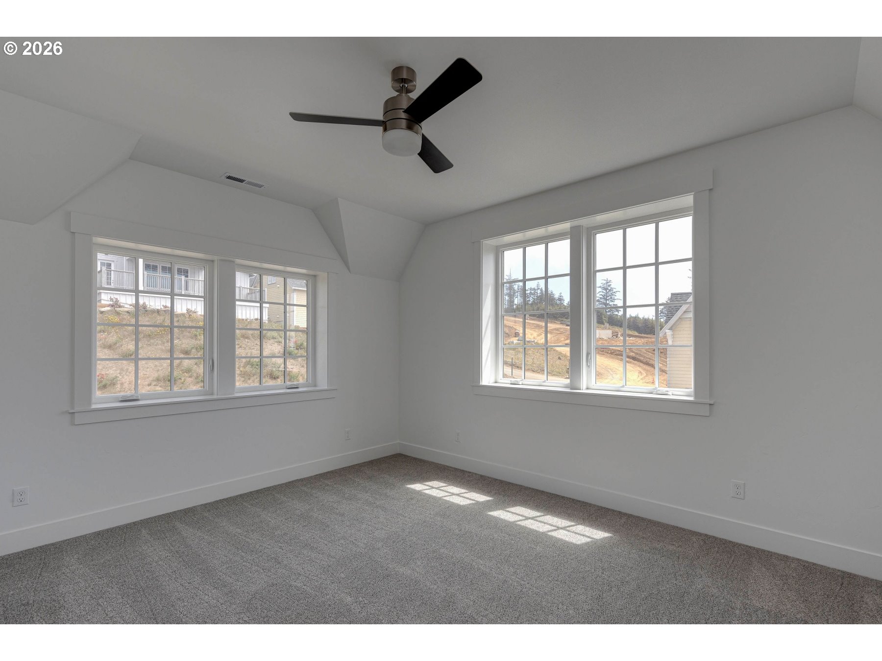1152 NE SEASCAPE AVE