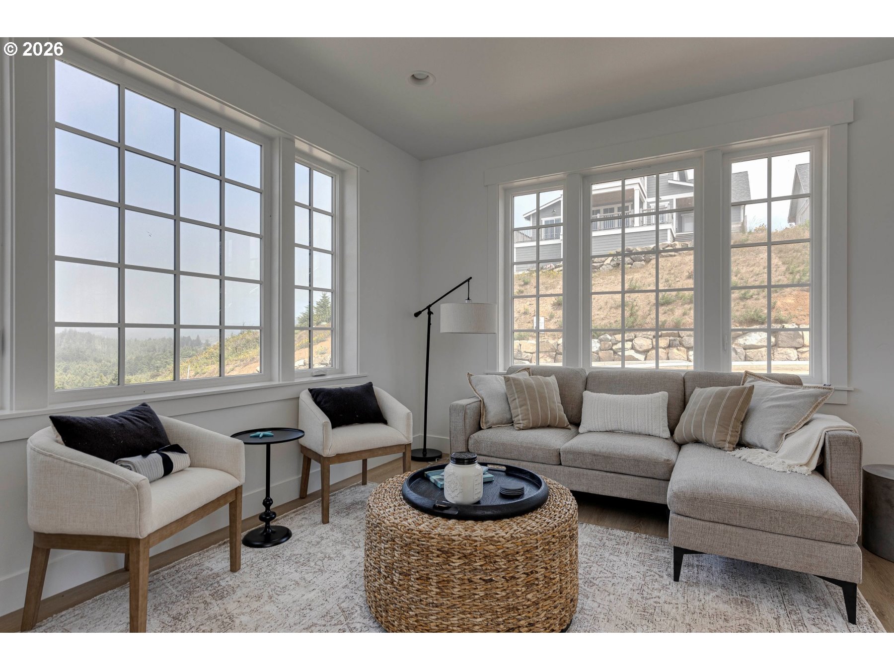 1152 NE SEASCAPE AVE
