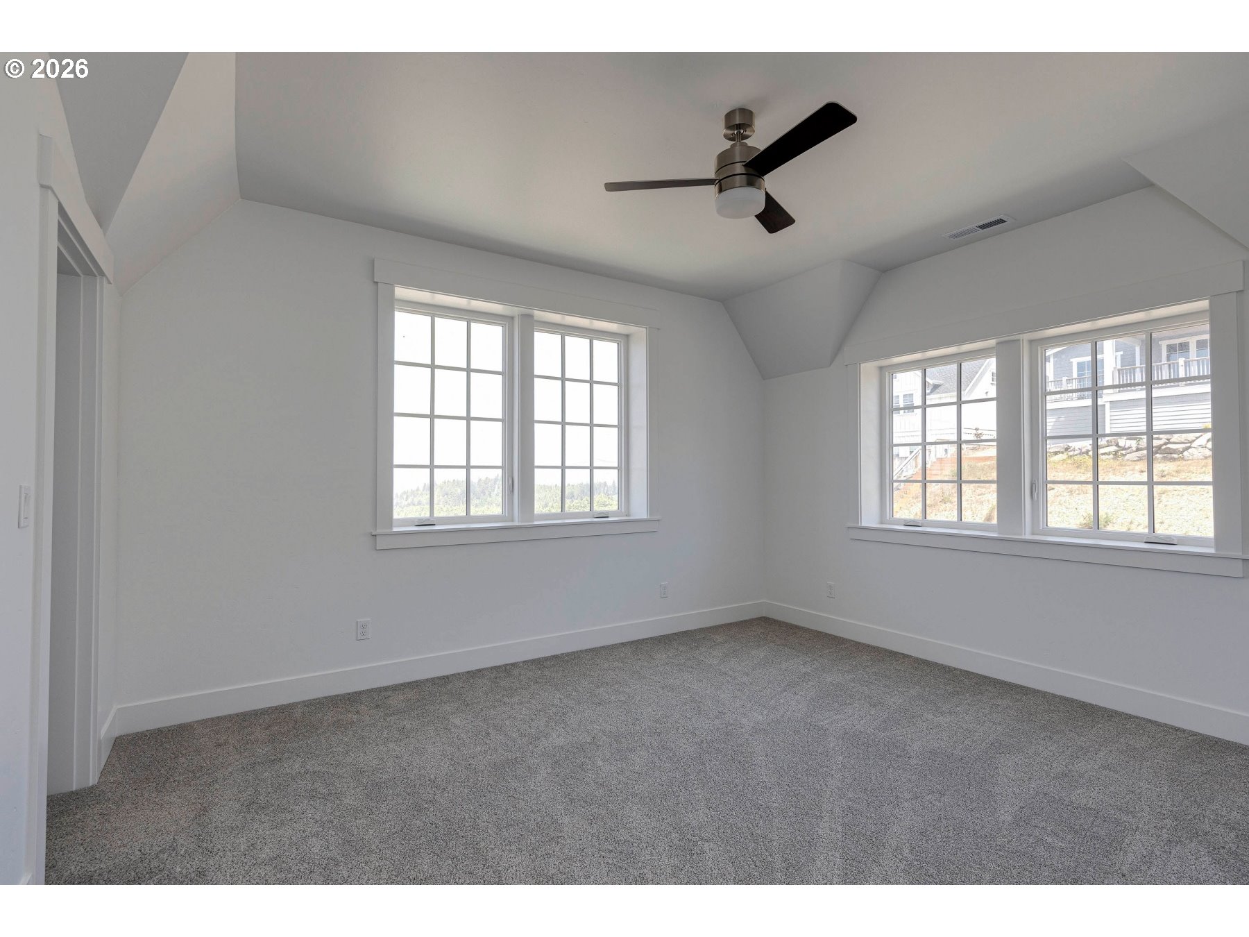 1152 NE SEASCAPE AVE