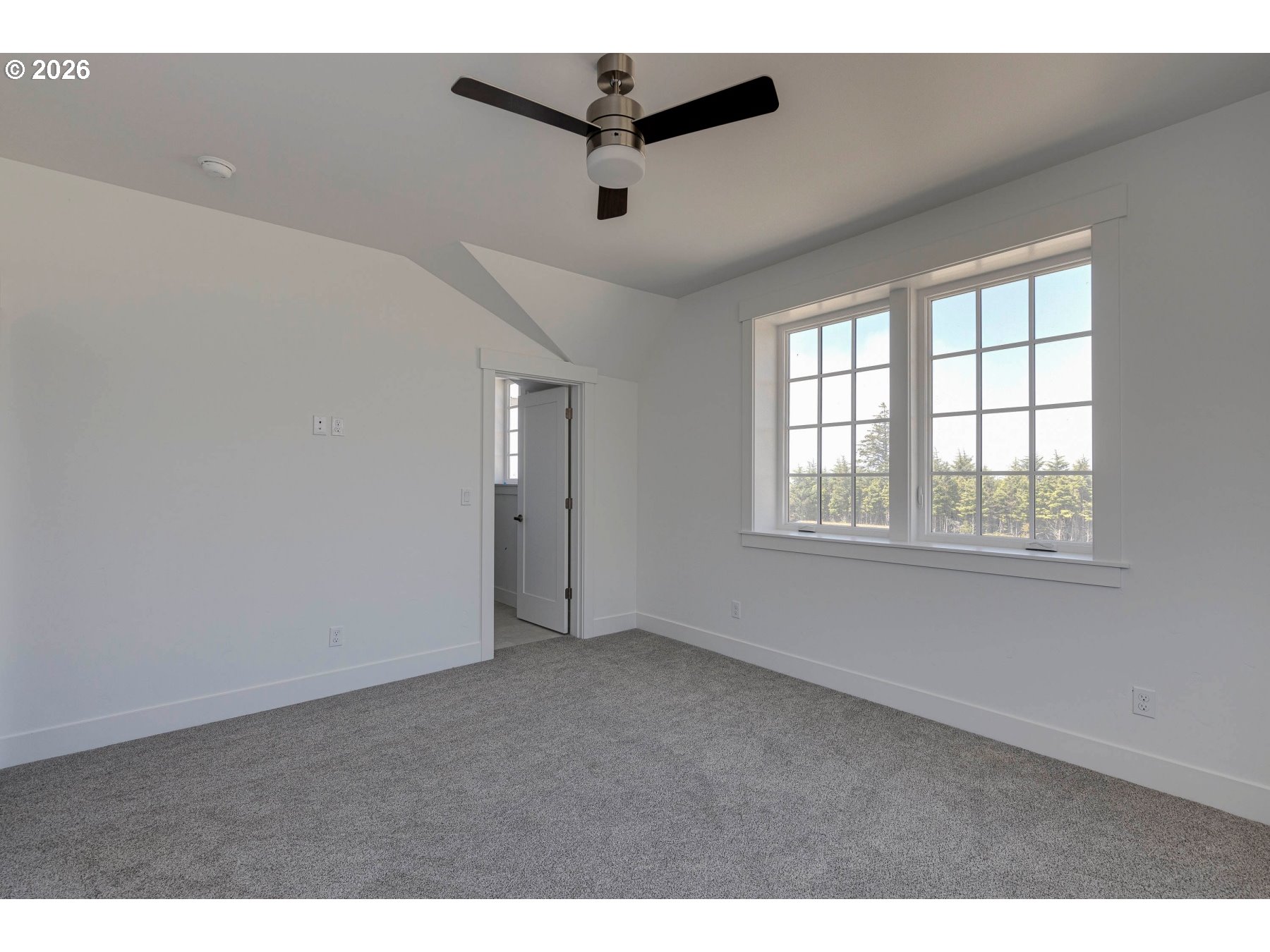 1152 NE SEASCAPE AVE