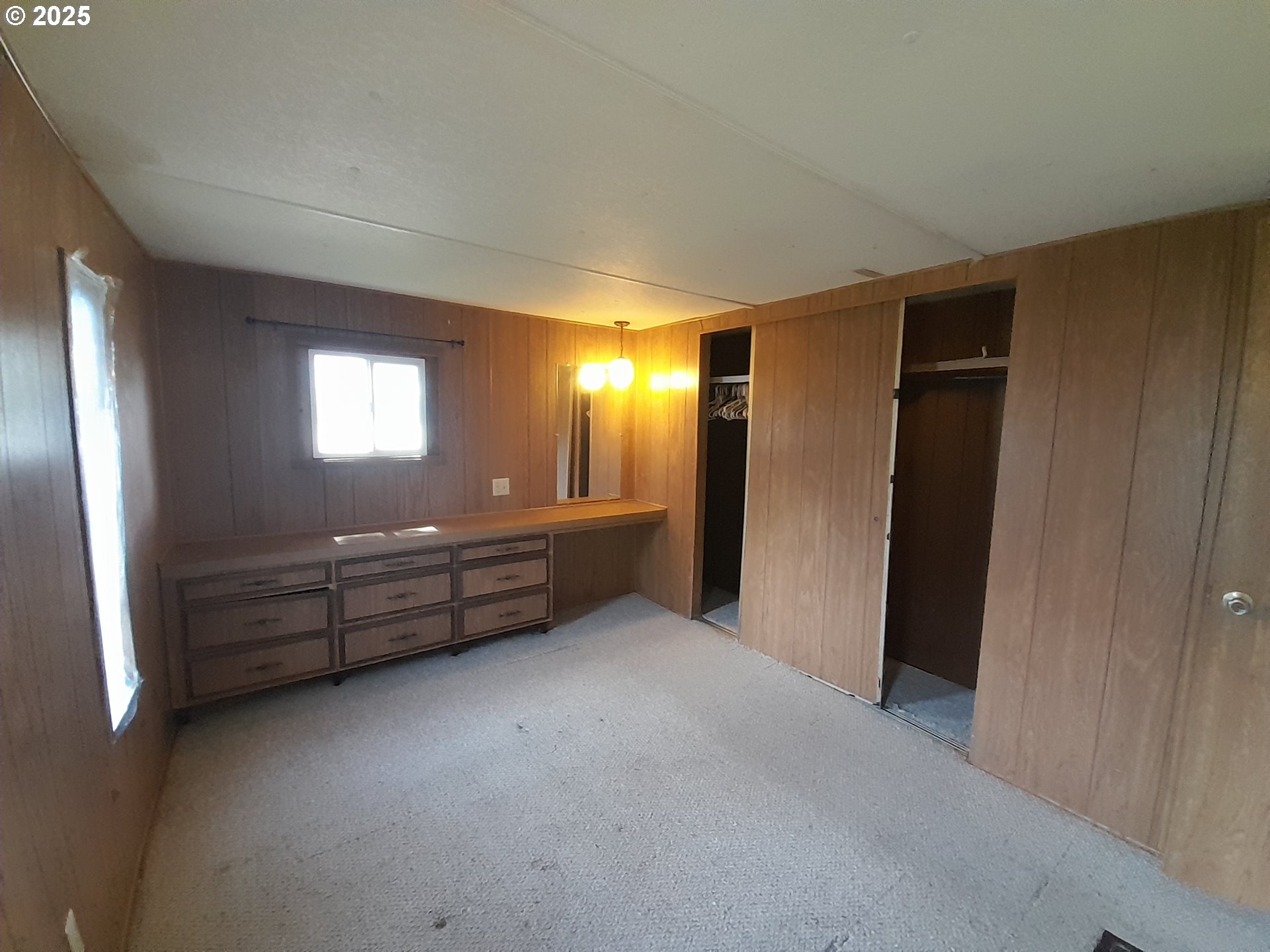140 NW VISTA ST