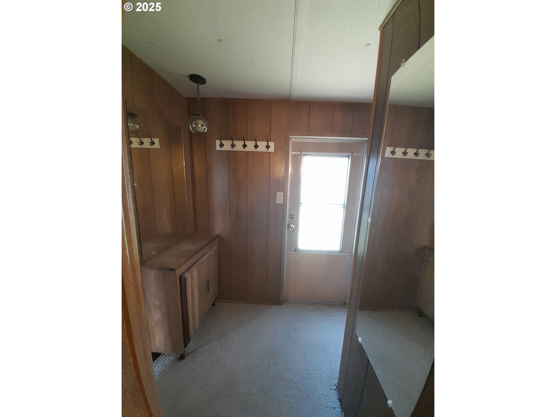 140 NW VISTA ST