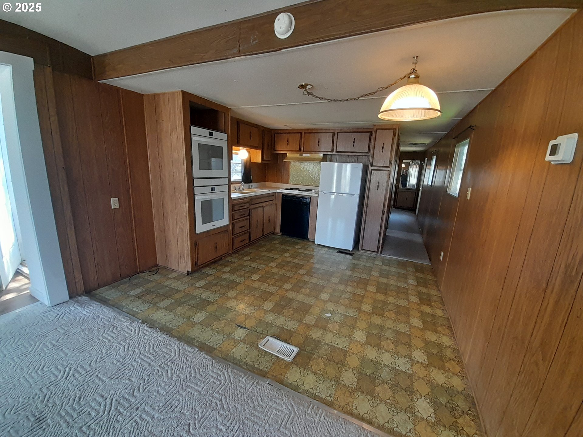 140 NW VISTA ST