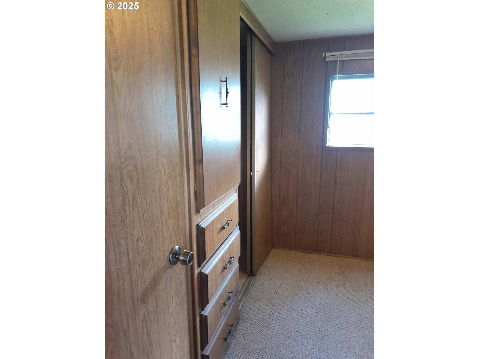 140 NW VISTA ST