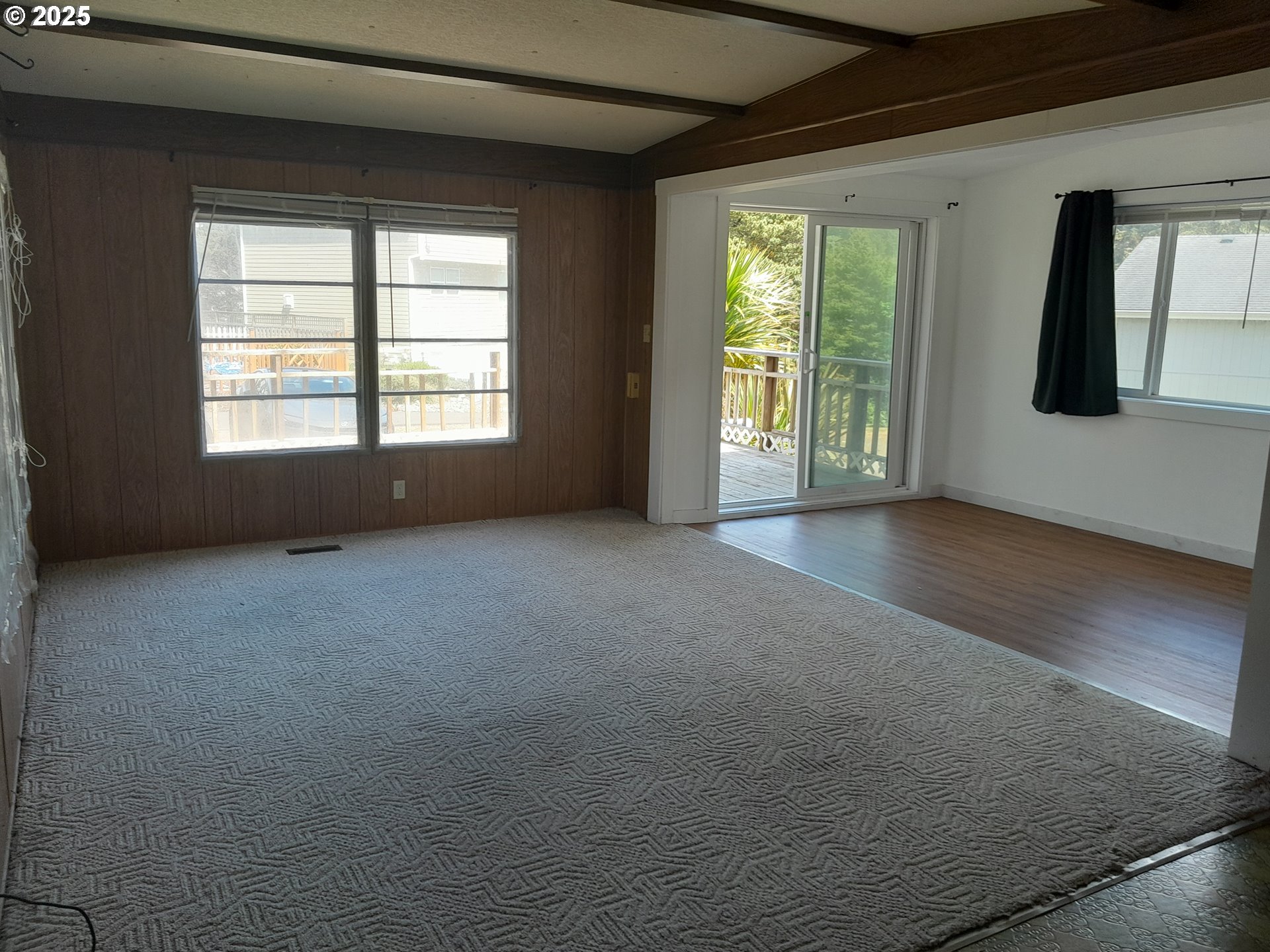 140 NW VISTA ST