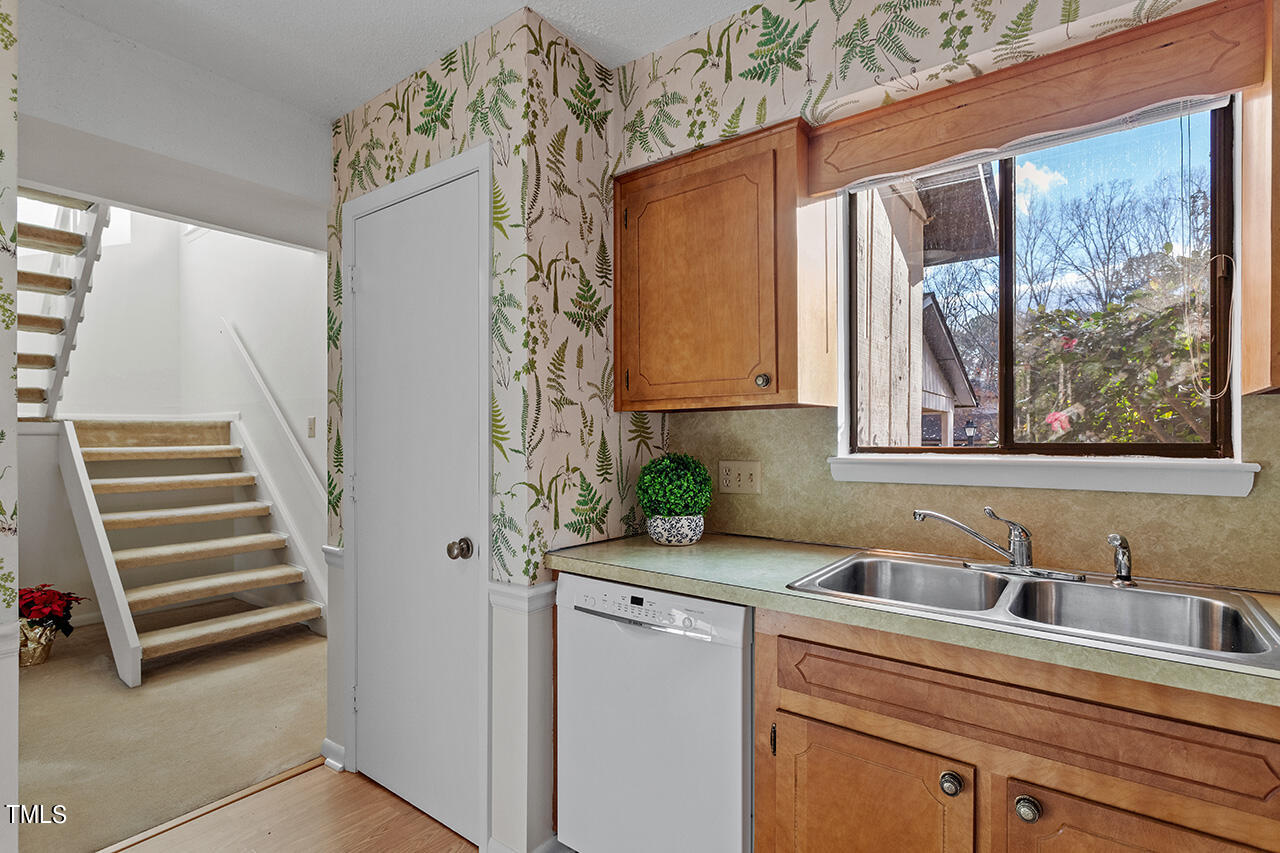 3909 Wendy Lane