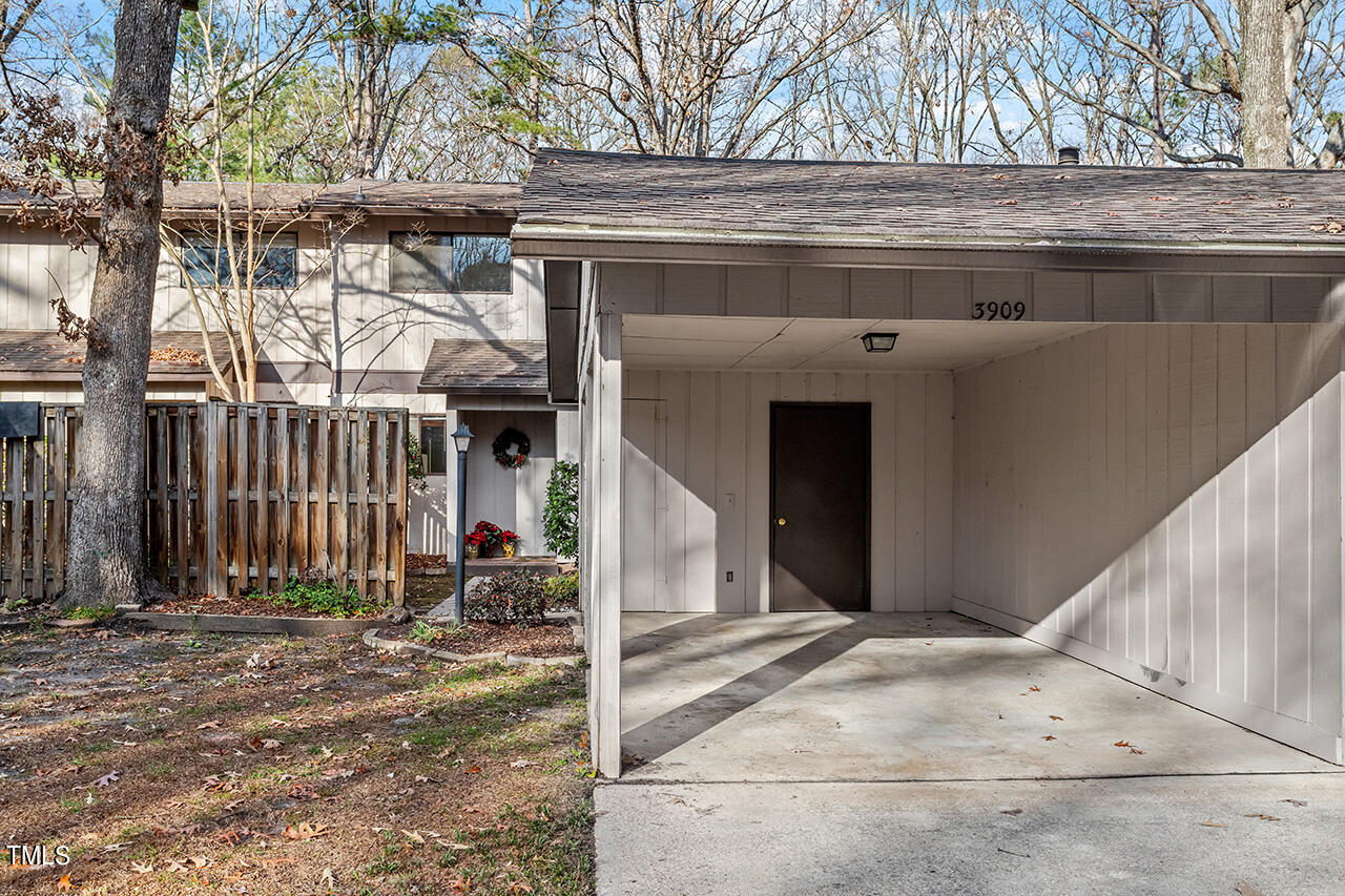 3909 Wendy Lane