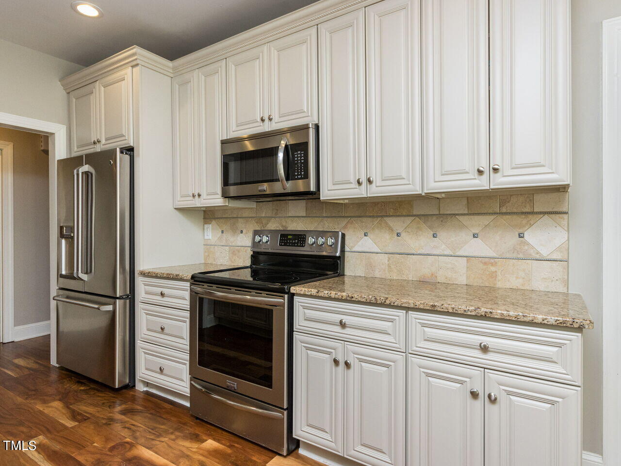 307 Tweed Circle