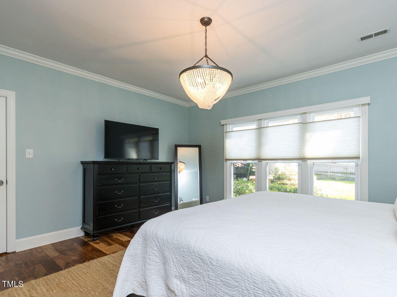 307 Tweed Circle