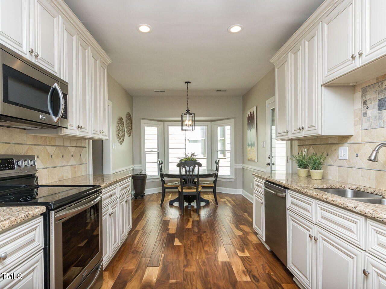 307 Tweed Circle