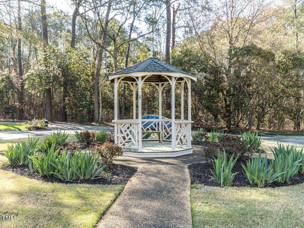 307 Tweed Circle