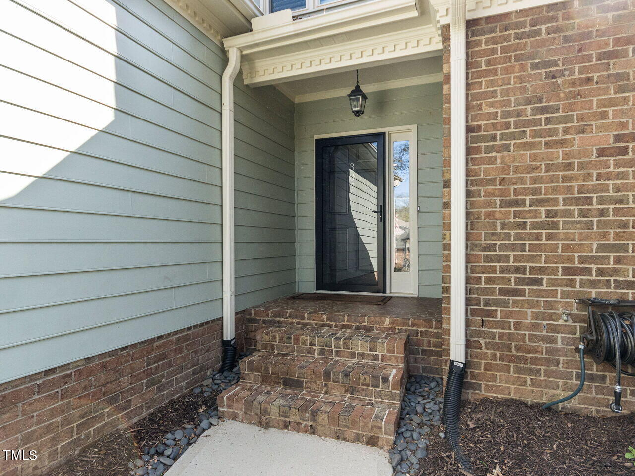 307 Tweed Circle