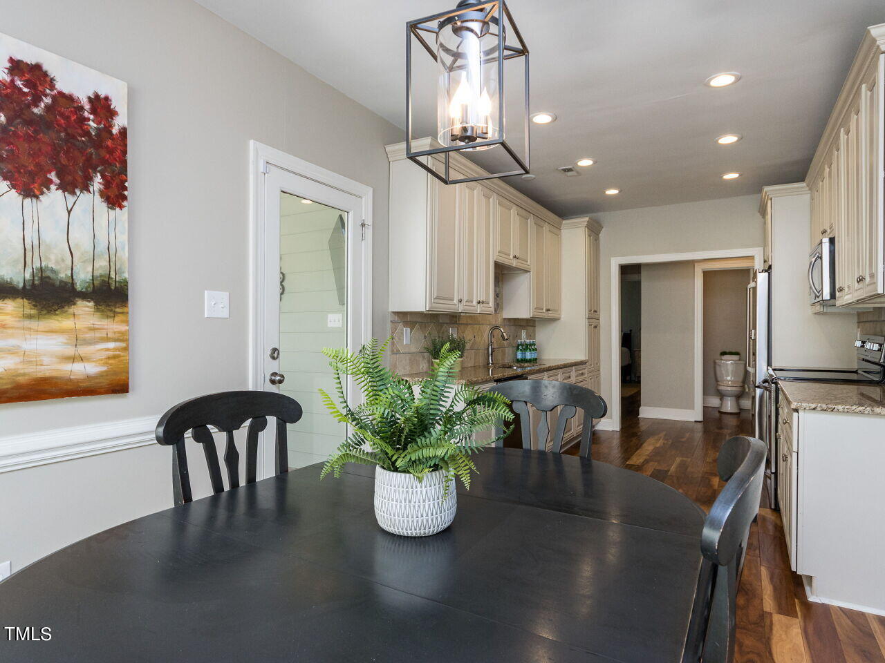 307 Tweed Circle