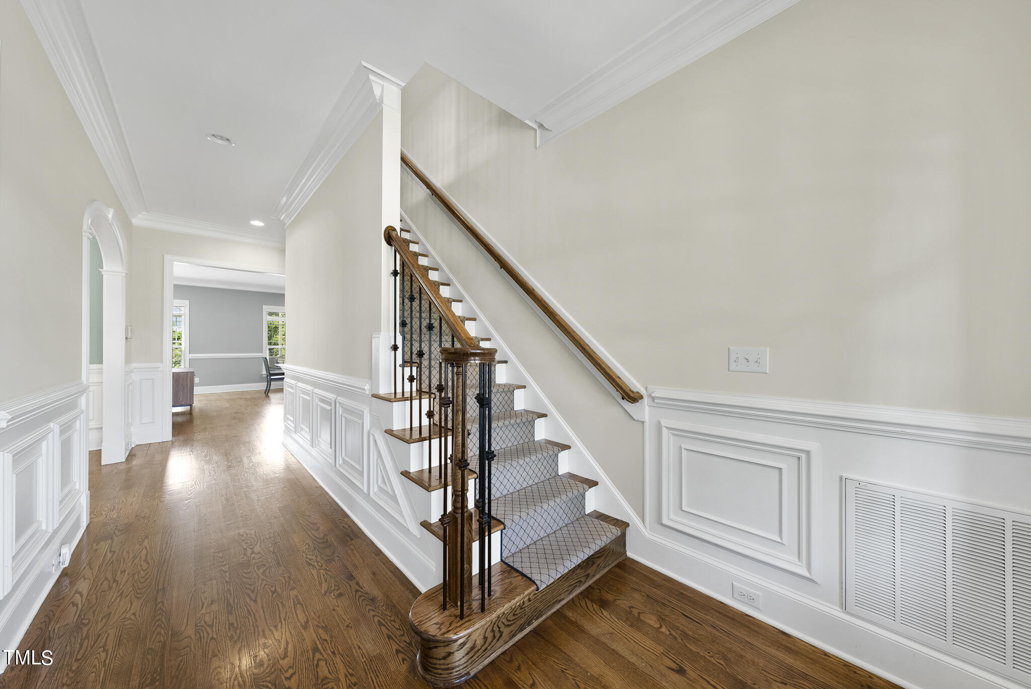 5320 Pomfret Point