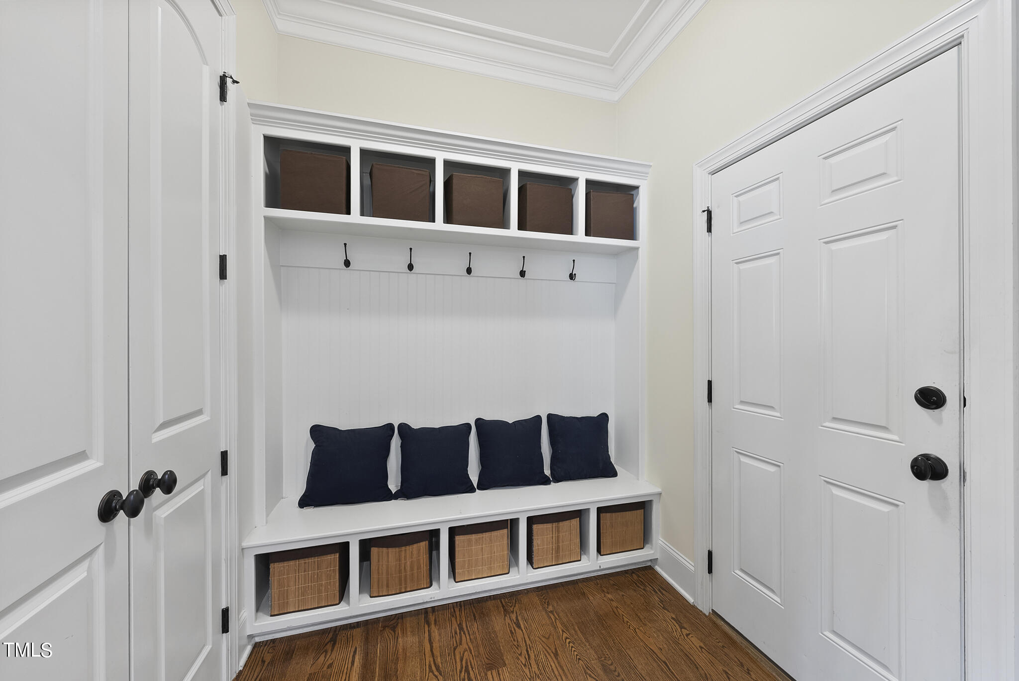 5320 Pomfret Point