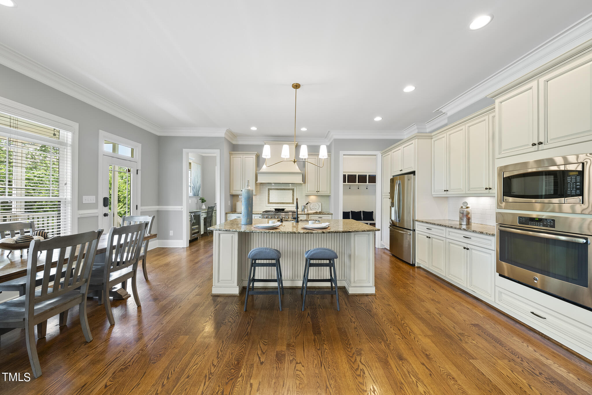 5320 Pomfret Point