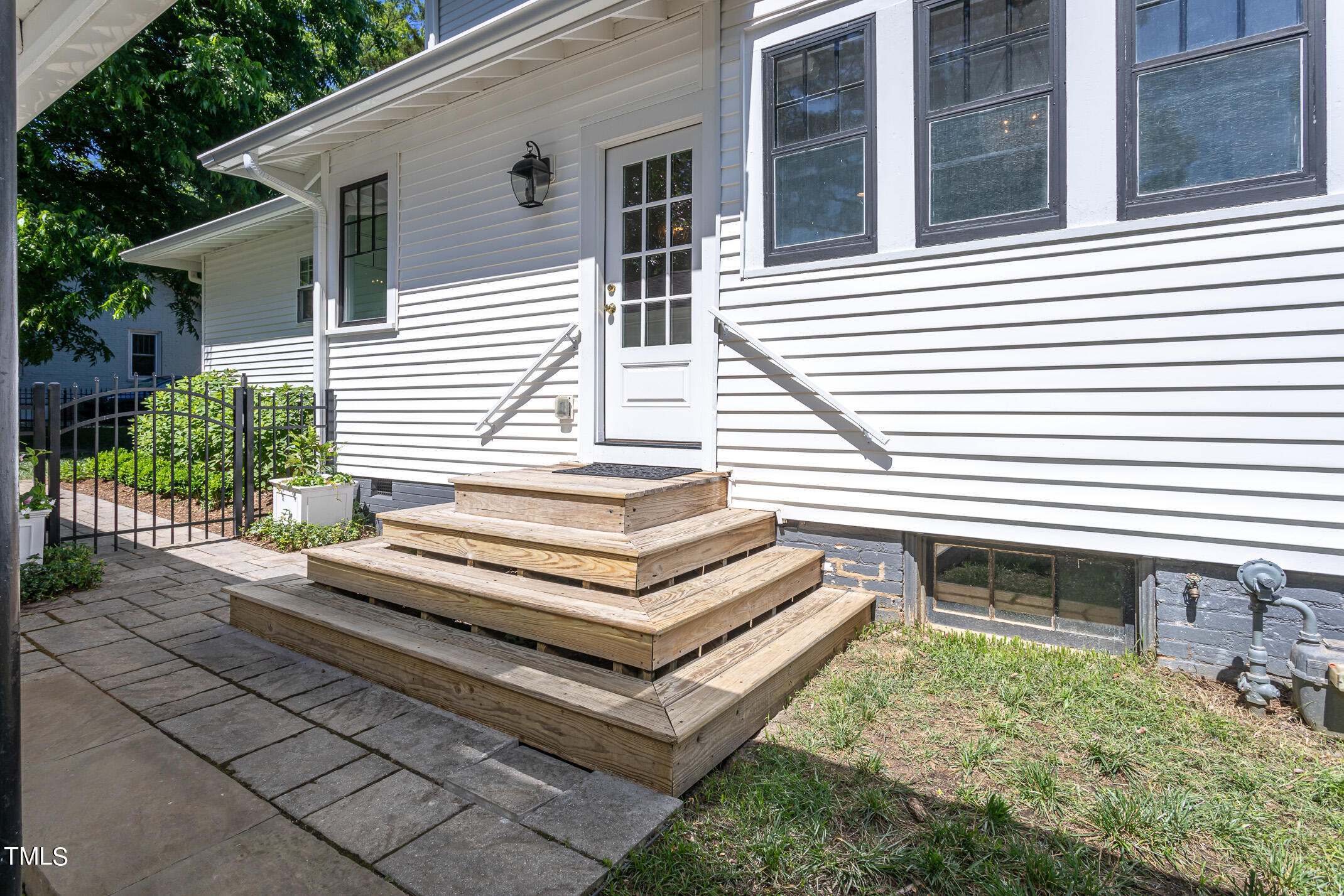 1112 Mordecai Drive