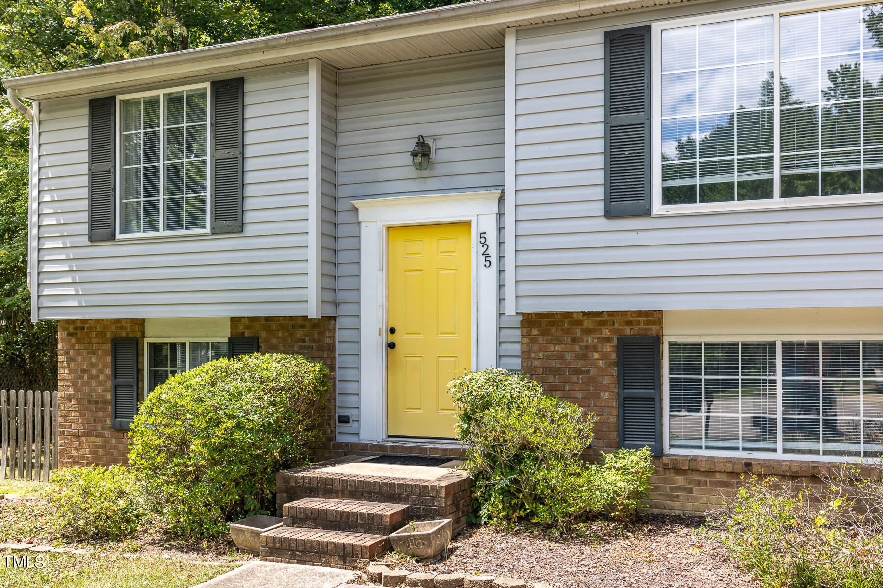 525 Drolmond Drive