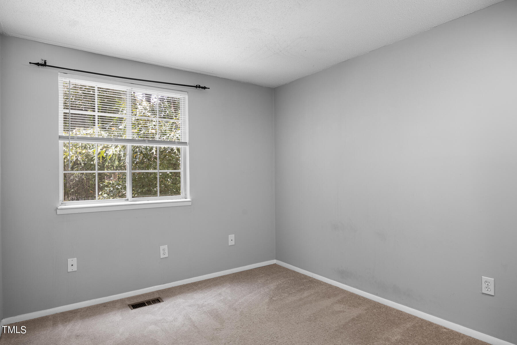 525 Drolmond Drive