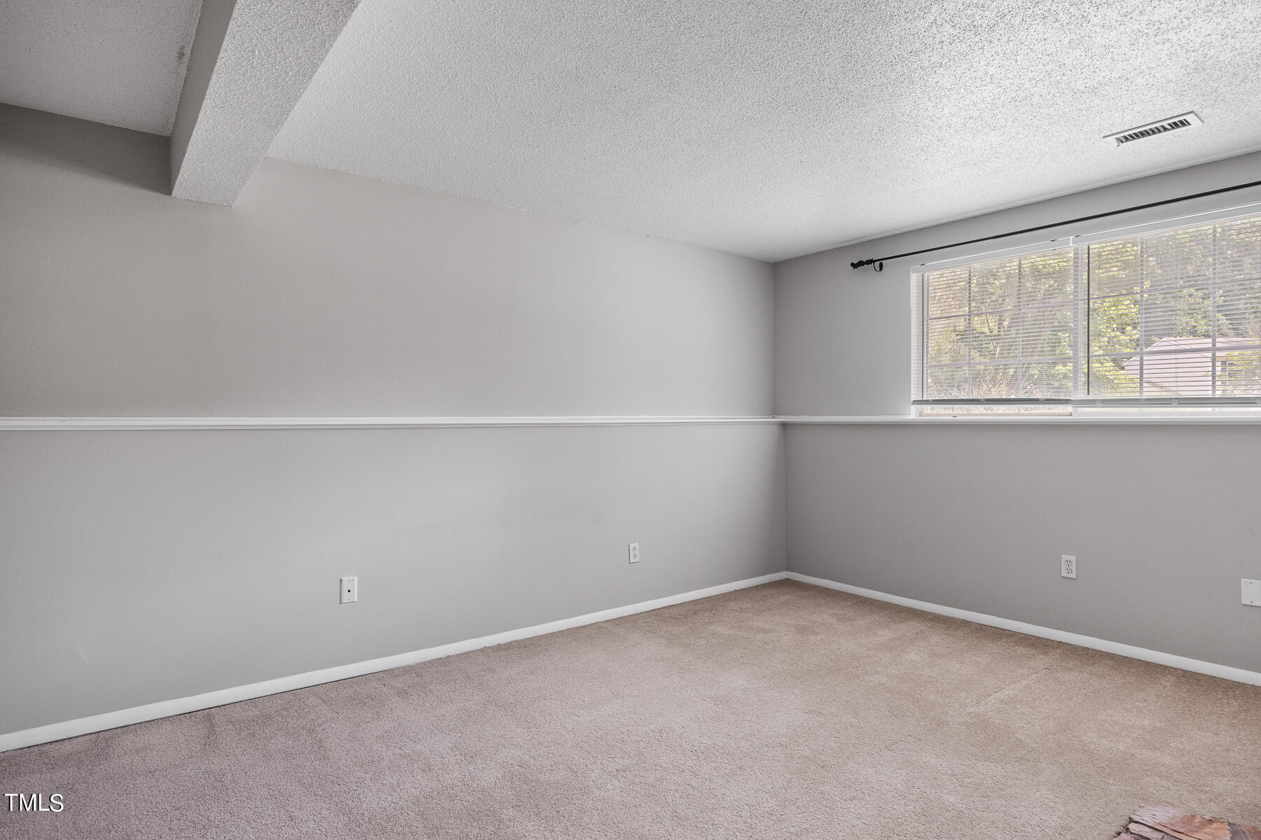 525 Drolmond Drive