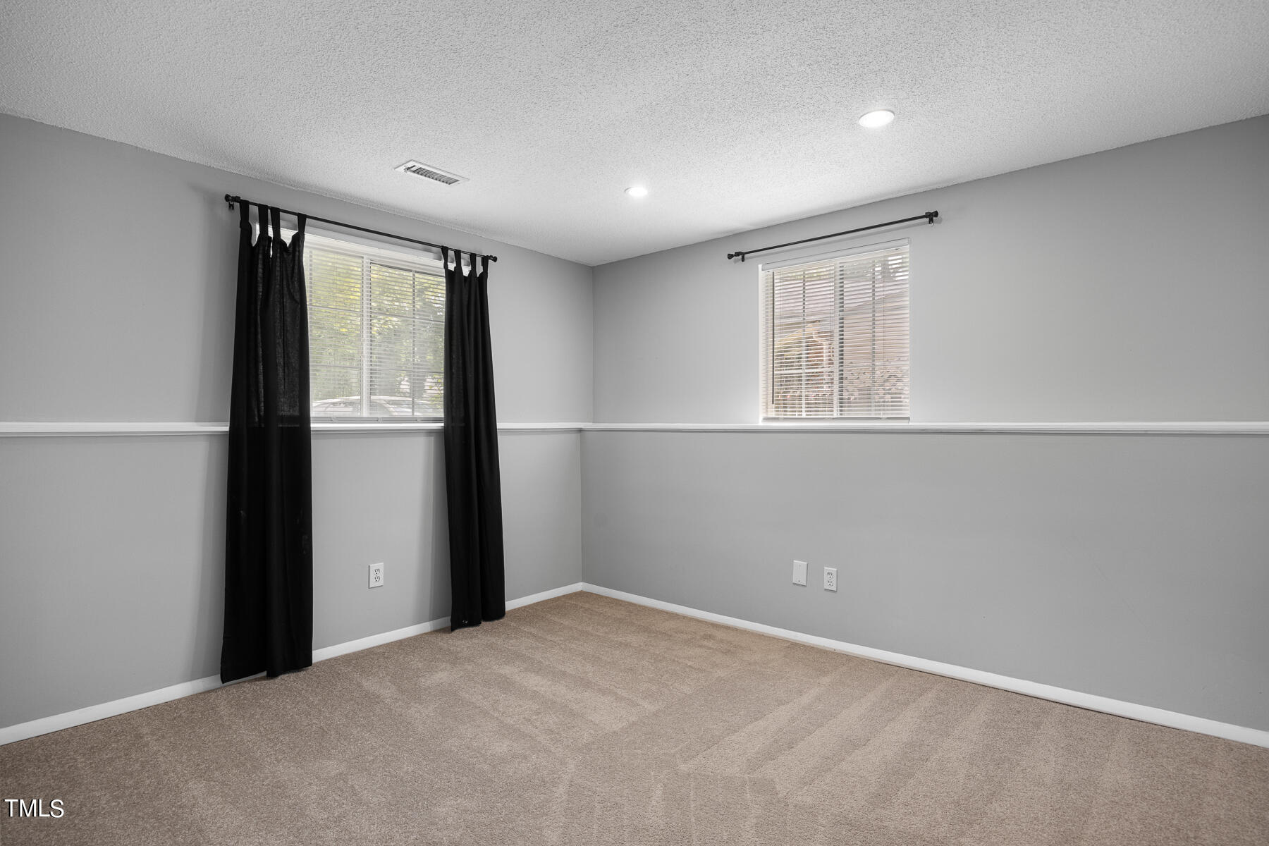 525 Drolmond Drive