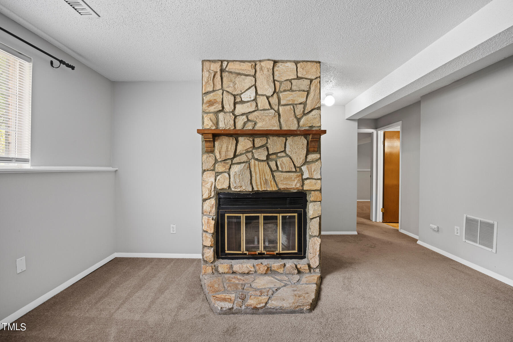 525 Drolmond Drive