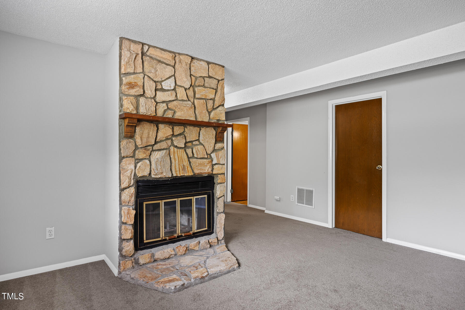 525 Drolmond Drive