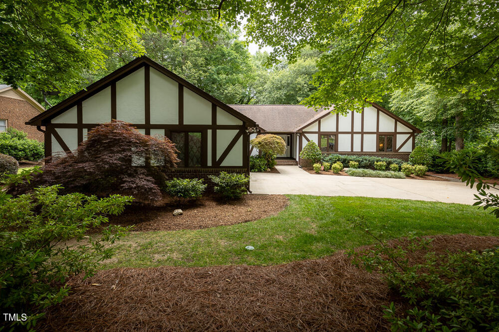 6113 Gainsborough Drive