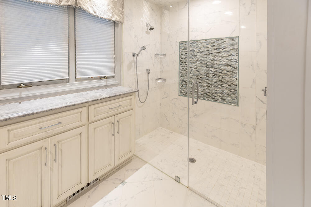6113 Gainsborough Drive