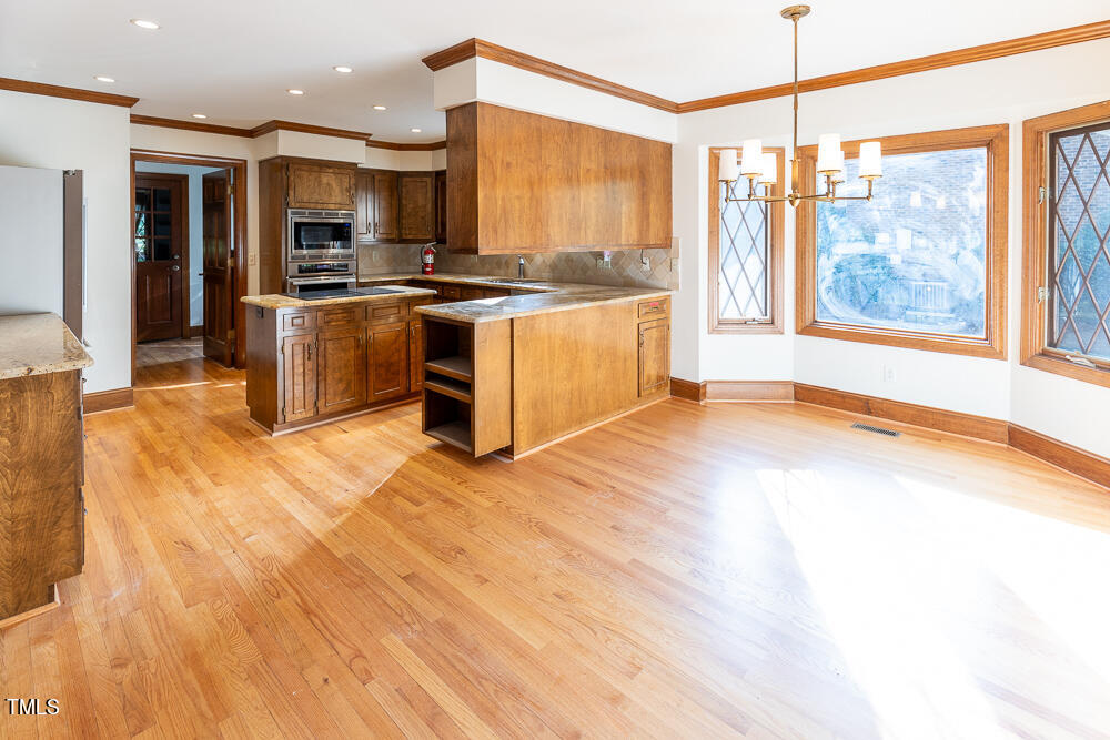 6113 Gainsborough Drive