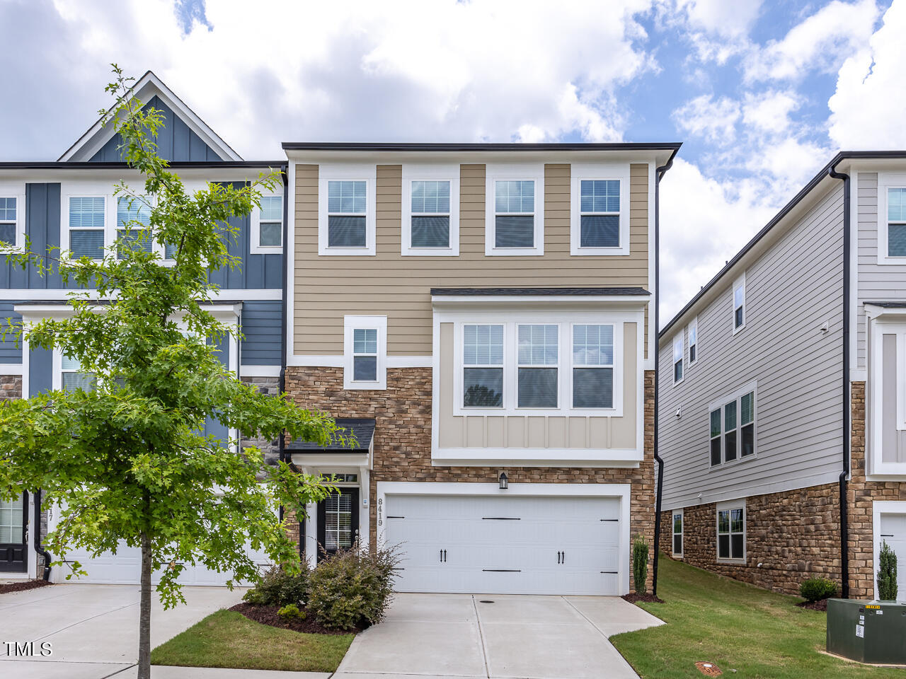 8419 Garnet Rose Lane