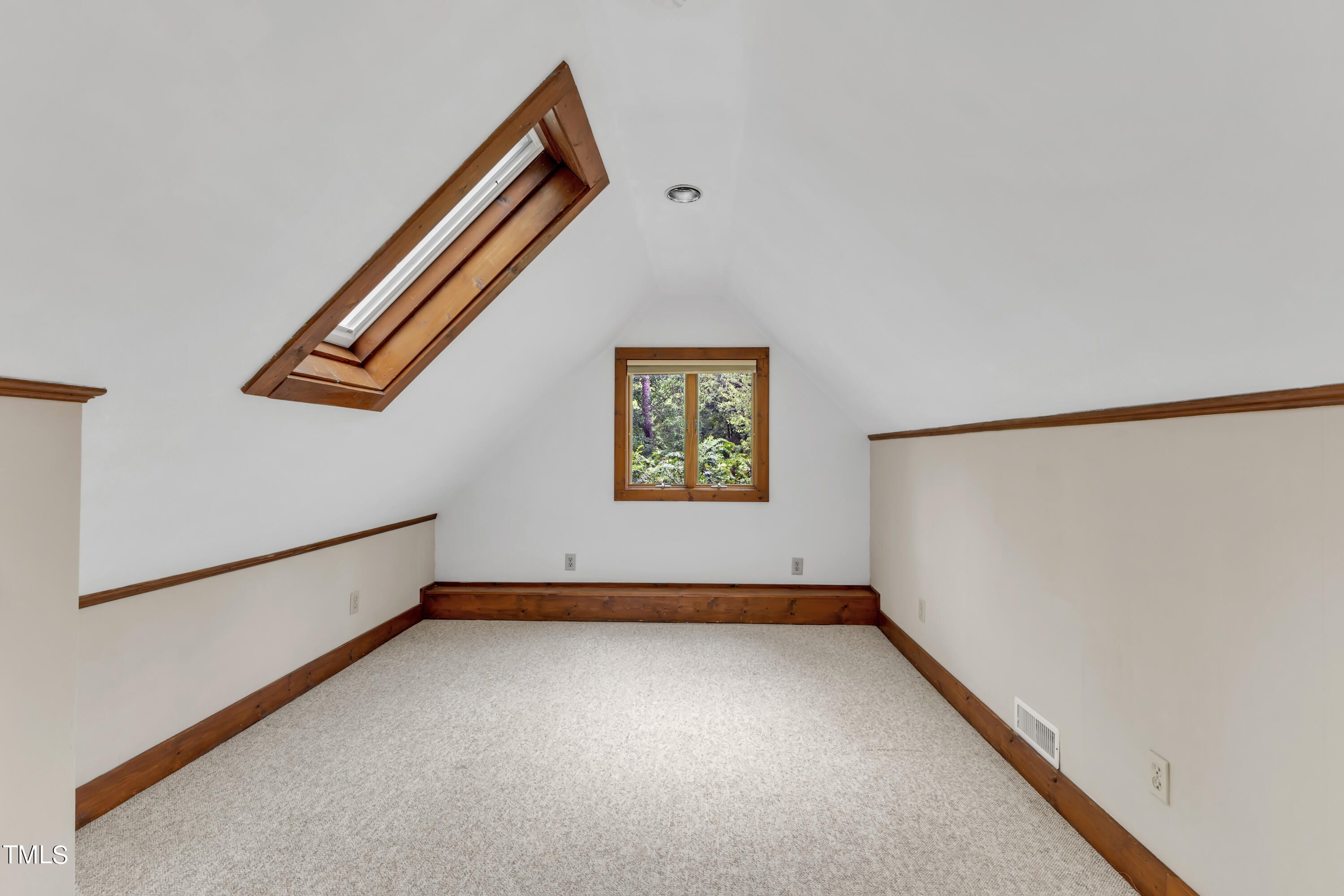 201 Erskine Court