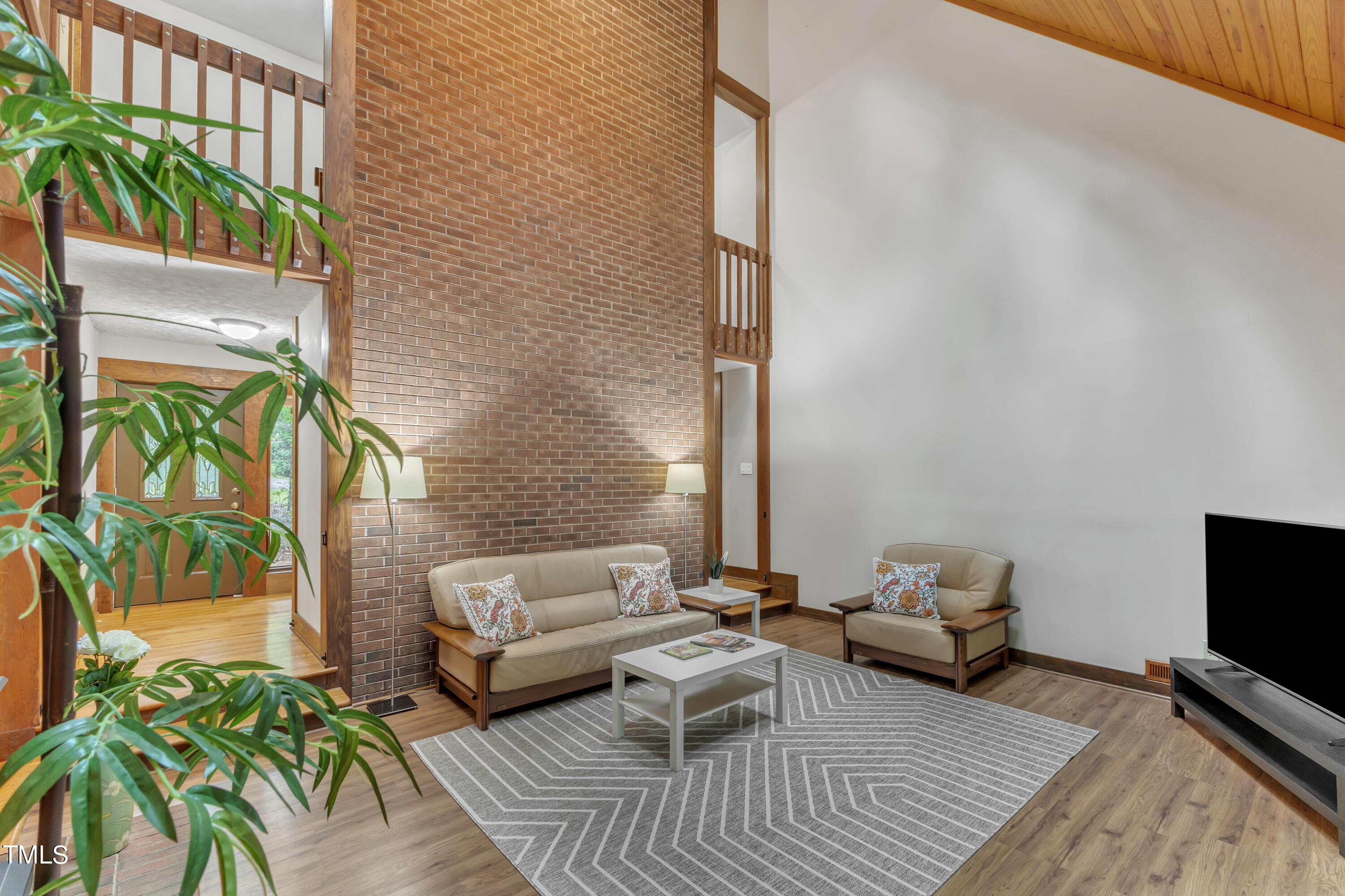 201 Erskine Court