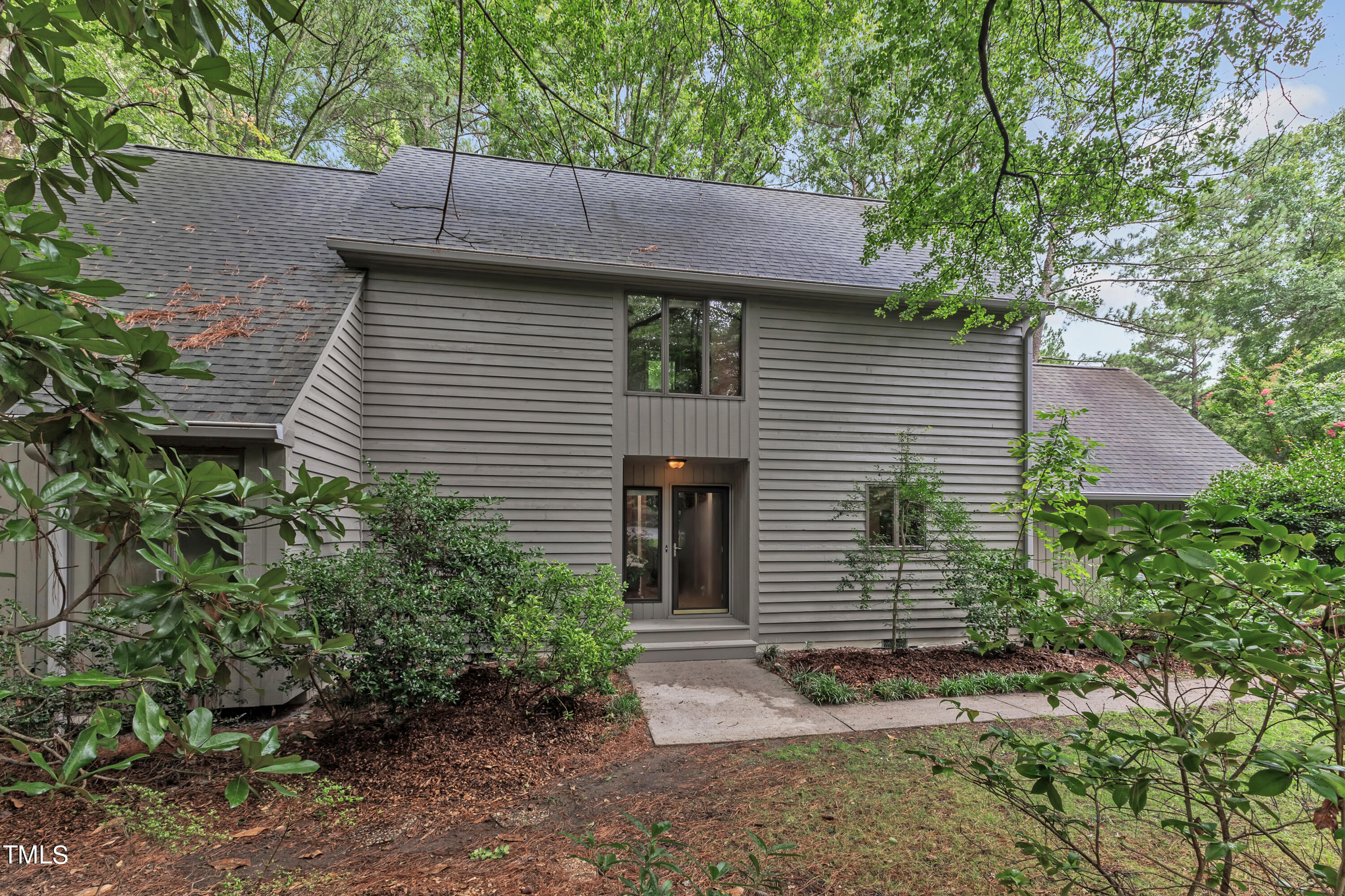 201 Erskine Court