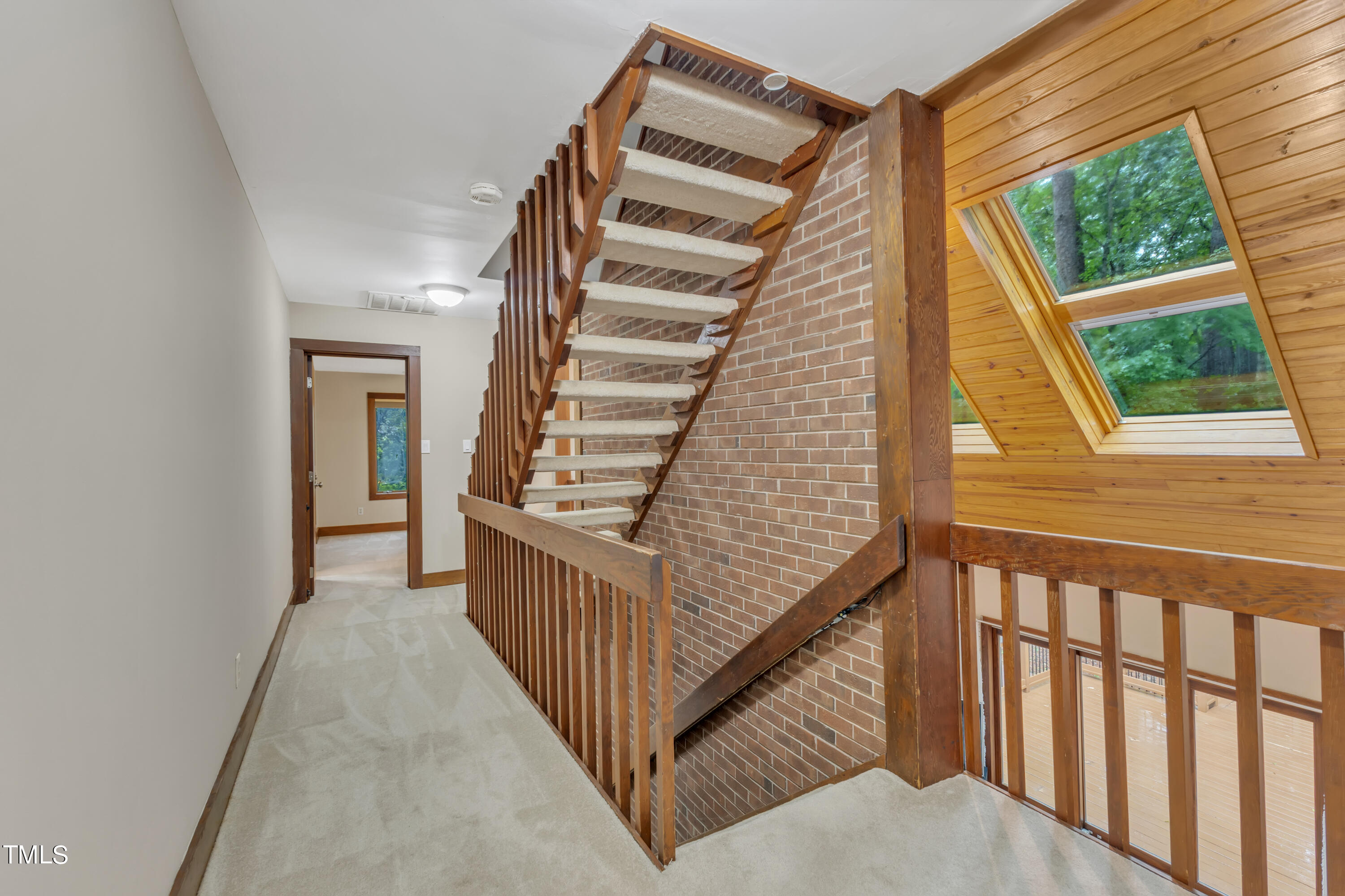 201 Erskine Court