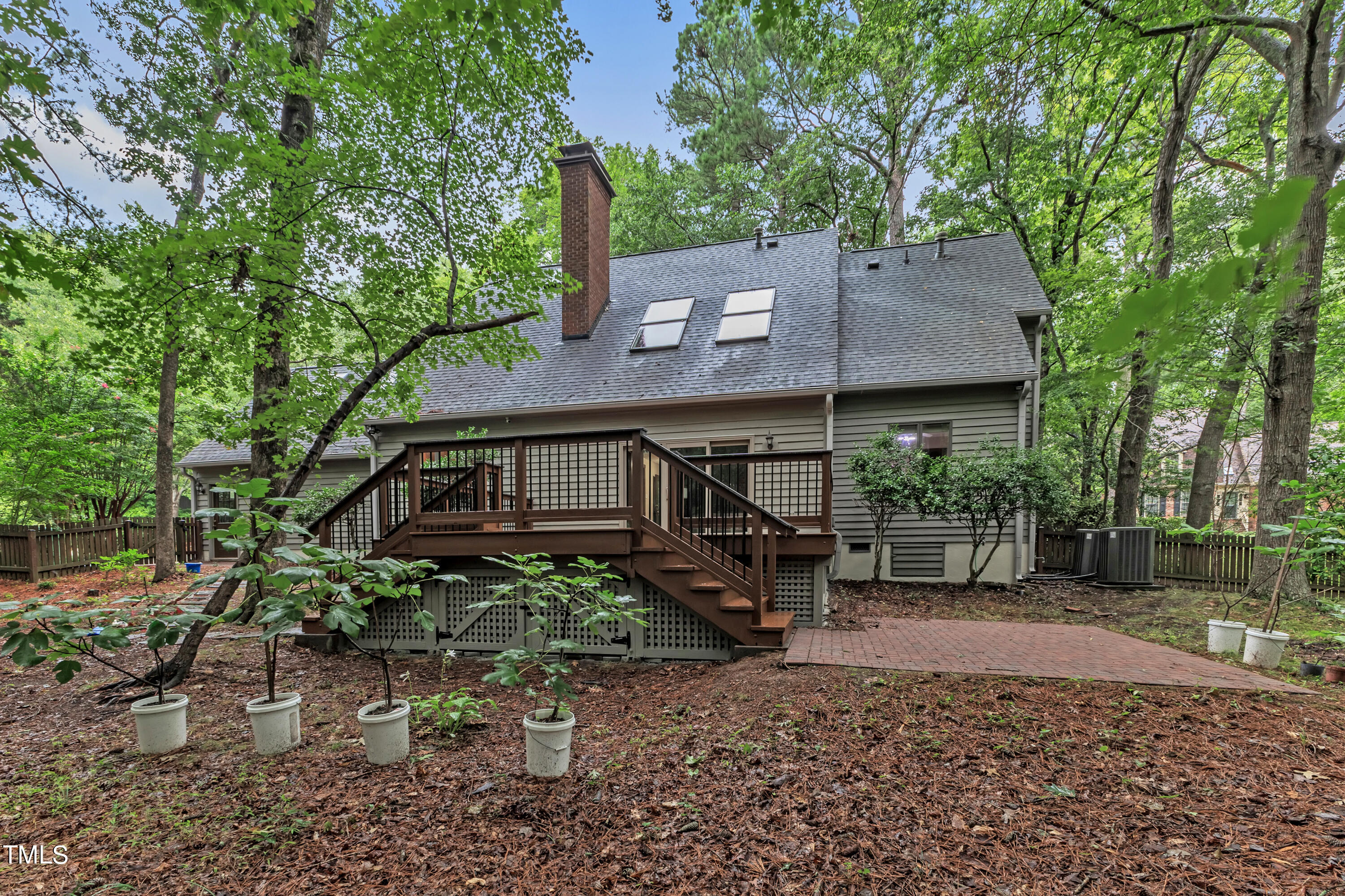 201 Erskine Court