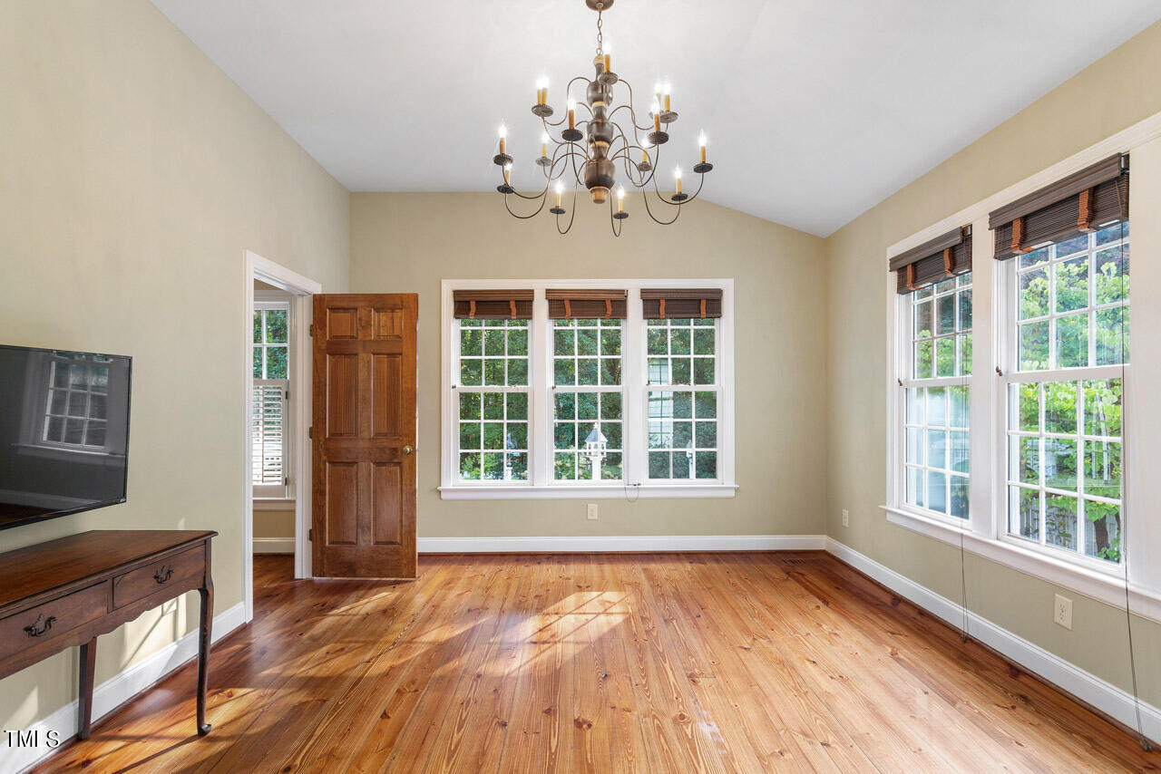 8916 Lindenshire Road